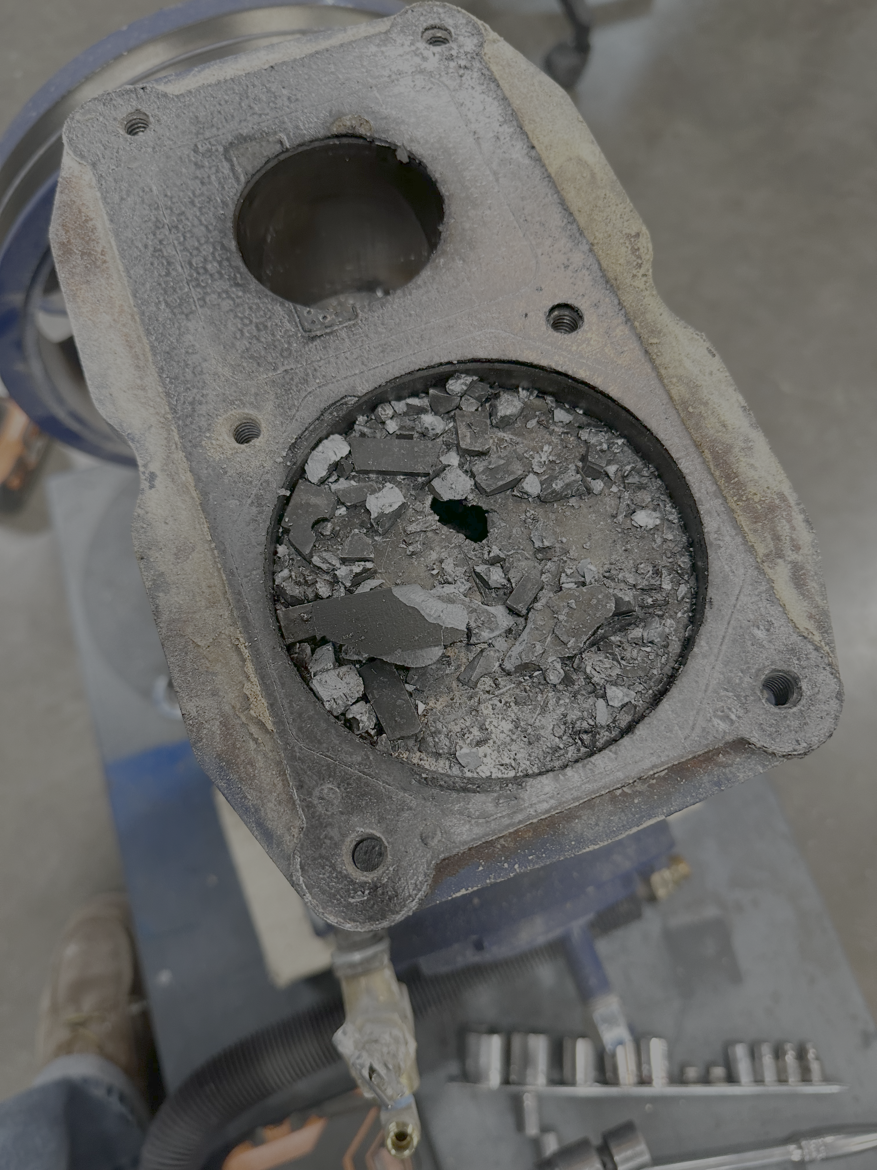 Equipment head before cleaning